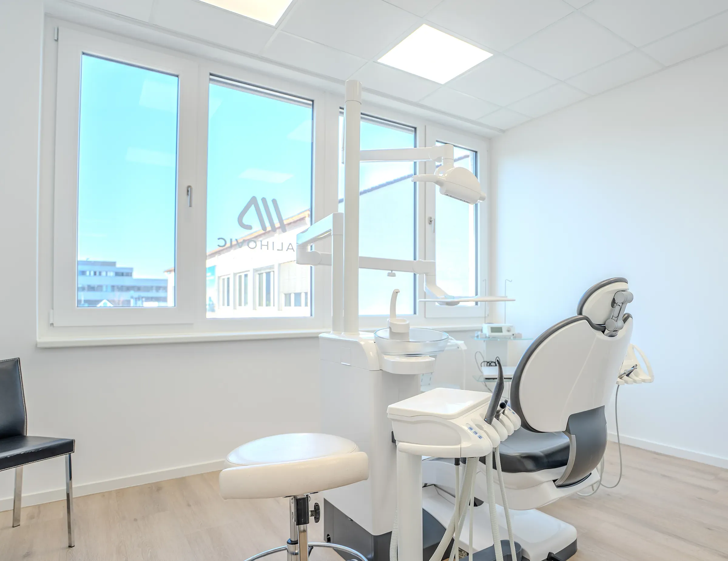 Behandlungszimmer der Zahnarztpraxis Salihovic